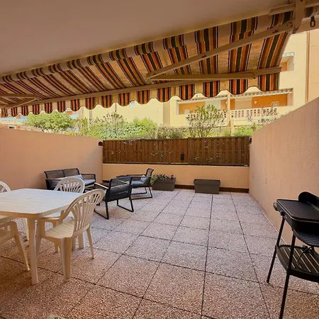 Apartment, Center Of Sainte-maxime, Within Walking Distance Apartment *